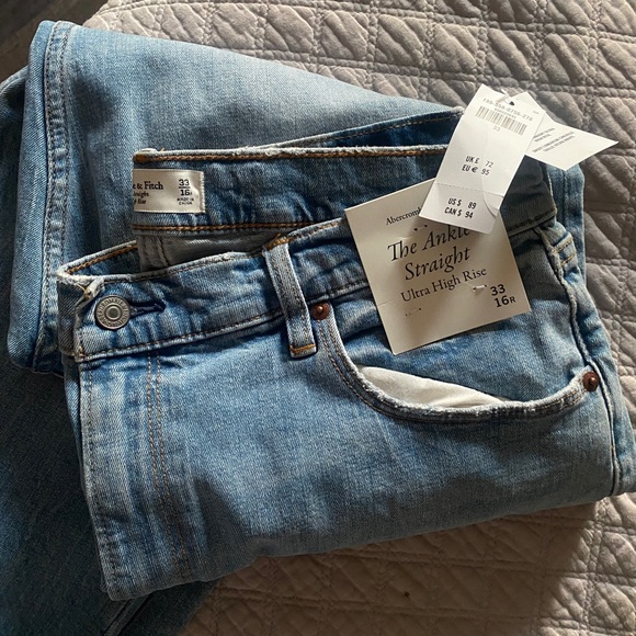 Ultra High Rise Ankle Straight Jean Abercrombie & Fitch - Picture 2 of 6